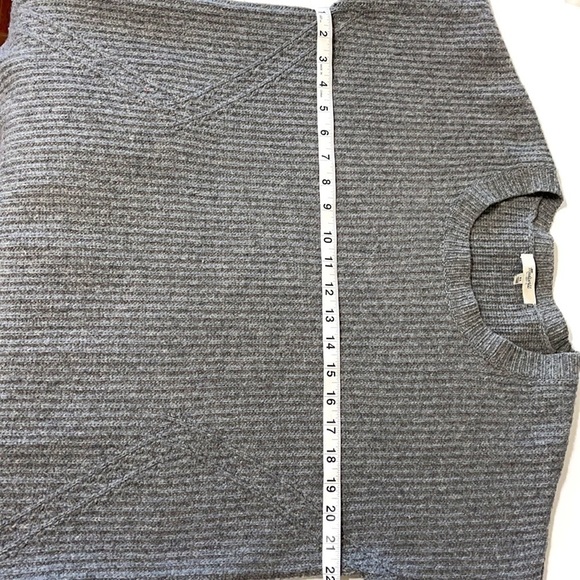 Madewell Grey 100% Merino Wool Sweater - Picture 7 of 9